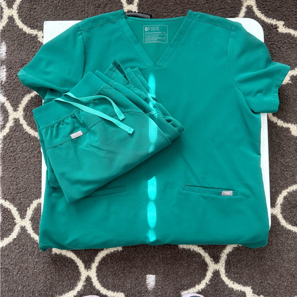 Figs Cactus Green Scrub Set